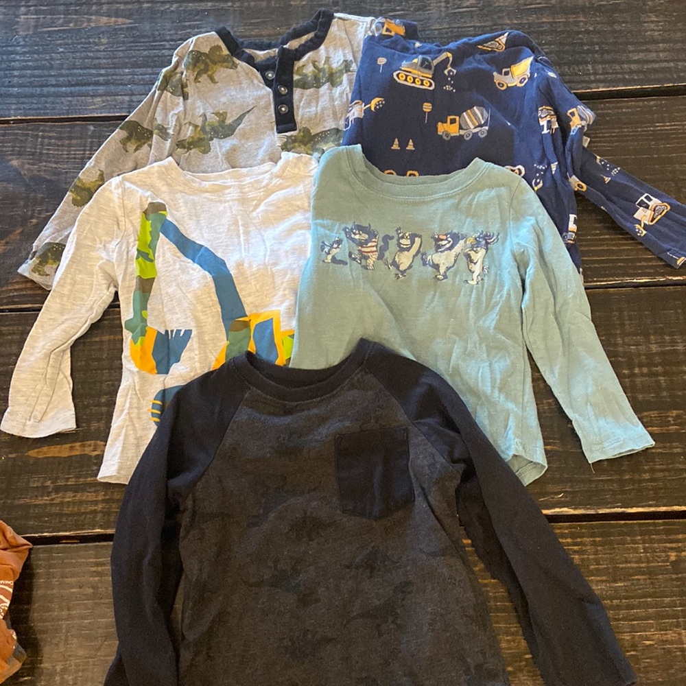 Long-sleeve t-shirt bundle